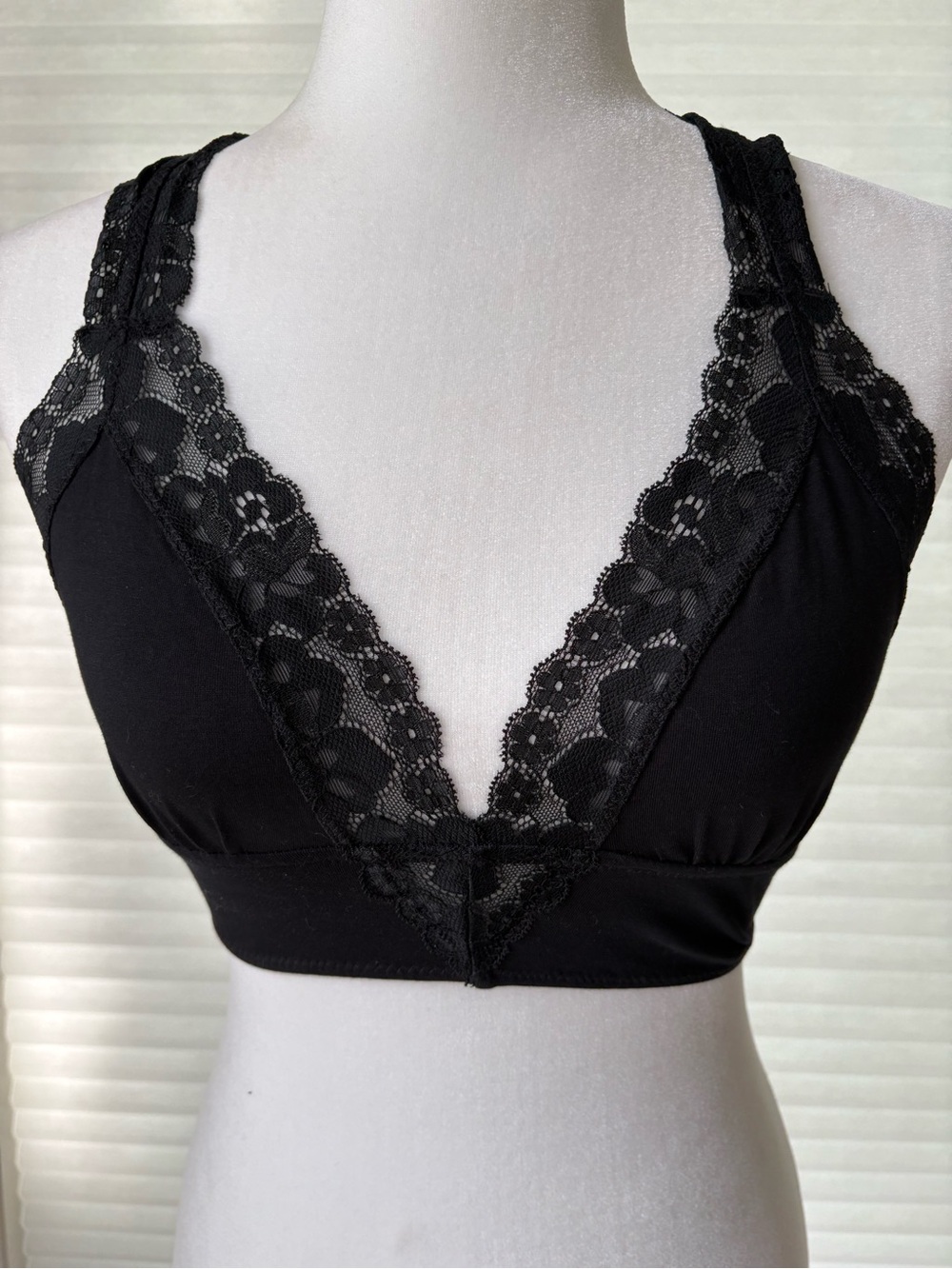 NWT Black Lace Trim Racer Back Bralette Intimates Sleepwear